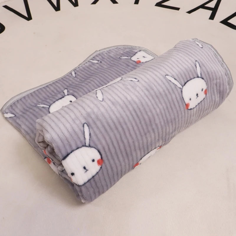 New Summer Dog Blanket Pet Air Conditioning Blanket Soft Touch Flannel Bed Blanket Cartoon Cat Dog Comfortable Sleep Blanket